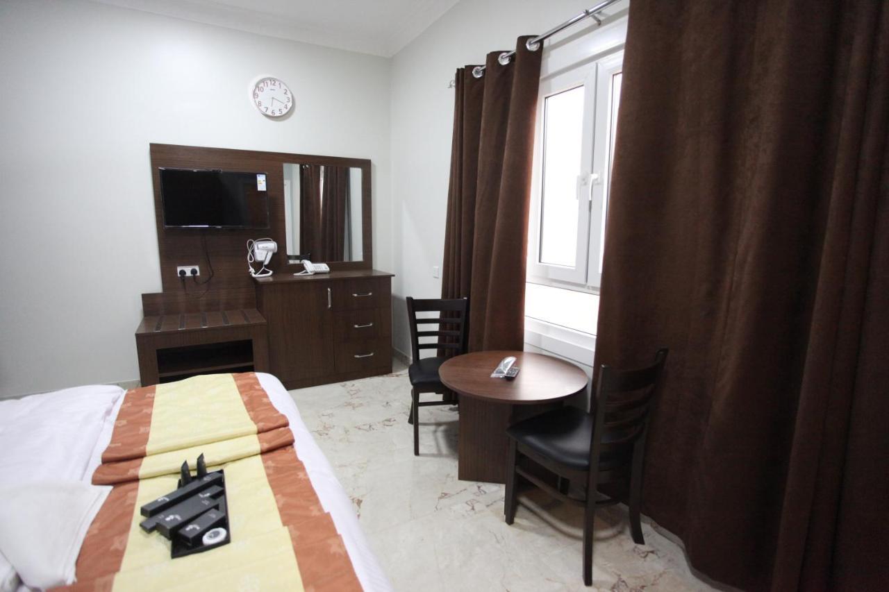 Almanzel Hotel Apartments Muscat Eksteriør billede